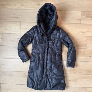 Elie Tahari Lisa Down Coat With Pillow Collar Size Small Retail 425.00